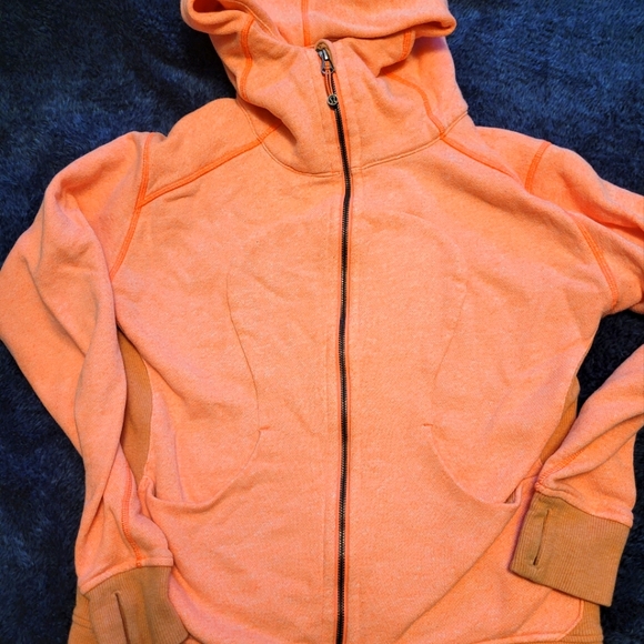 Lululemon on the daily hoodie - Picture 1 of 6